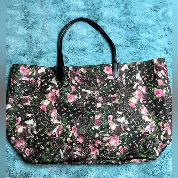 GIVENCHY COATED CANVAS TOTE BAG - Picture 2 of 15